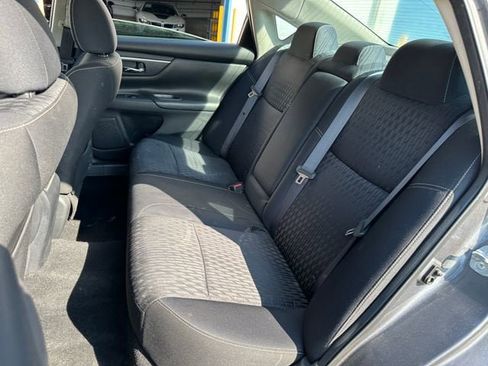 Used 2017 Nissan Altima 2.5 SV w/ Convenience Package FWD image 18