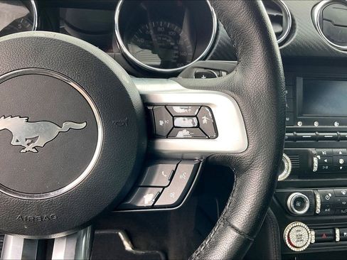 Used 2016 Ford Mustang Coupe image 6