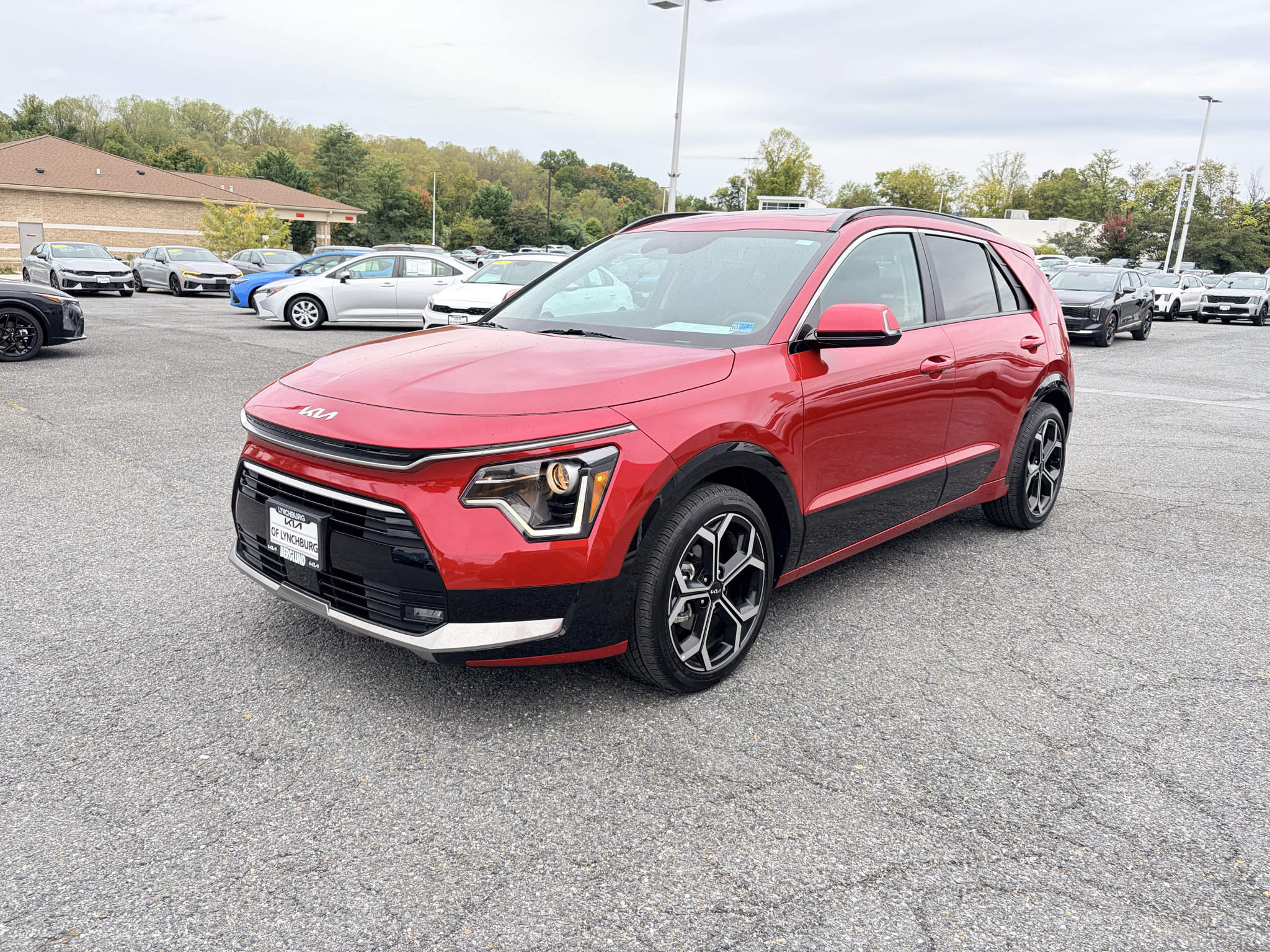 Used 2025 Kia Niro EX Touring FWD image 3