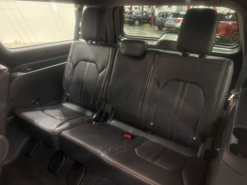Certified 2022 Ford Expedition Max Platinum image 40