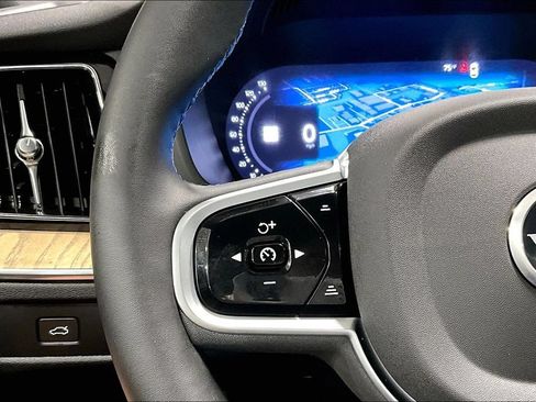 New 2026 Volvo XC60 B5 Plus w/ Protection Package Premier AWD/4WD image 11