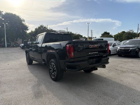 Used 2023 GMC Sierra 2500 AT4 w/ AT4 Preferred Package AWD/4WD image 7
