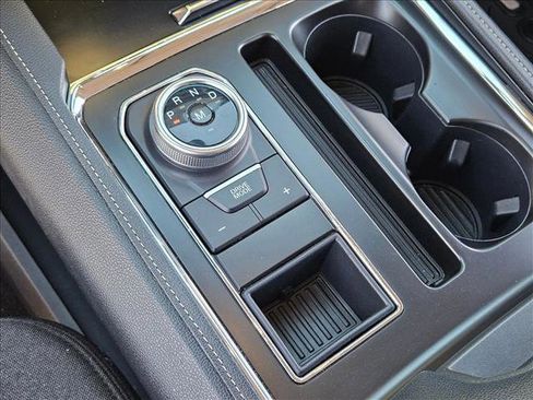 Used 2022 Ford Expedition XLT image 11