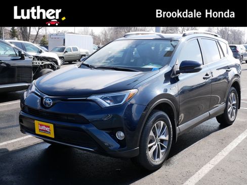 Used 2018 Toyota RAV4 XLE w/ Carpet Mat Package image 1