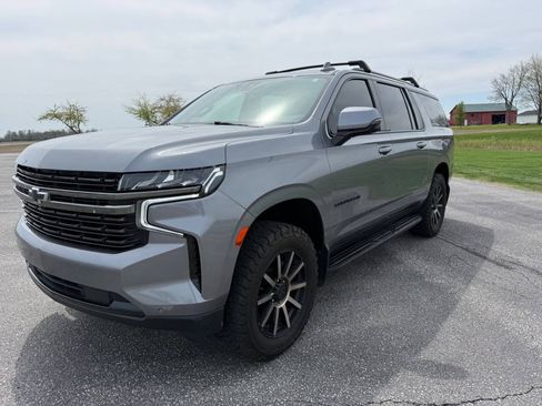 Used 2021 Chevrolet Suburban RST w/ Luxury Package AWD/4WD image 2