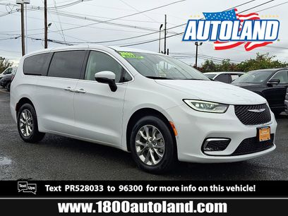Used 2023 Chrysler Pacifica Touring-L