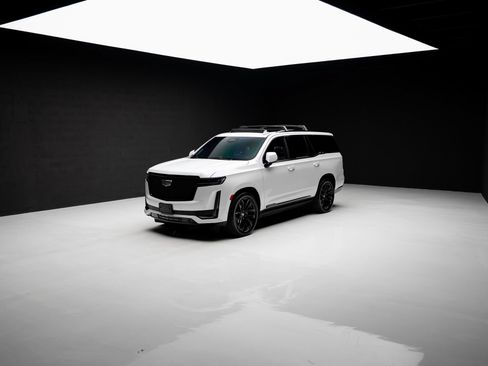 Used 2023 Cadillac Escalade Sport Platinum w/ LPO, ONYX Package AWD/4WD image 88