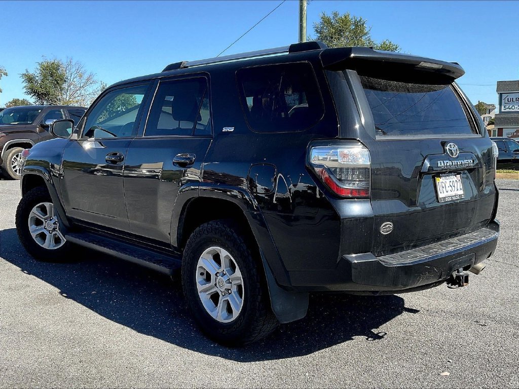 Used 2019 Toyota 4Runner SR5 AWD/4WD image 3