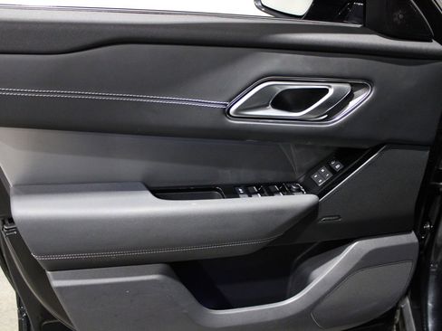 Used 2022 Land Rover Range Rover Velar S image 24