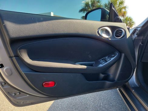 Used 2010 Nissan 370Z Touring w/ Sport Pkg image 12
