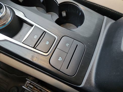 Used 2022 Ford Escape SEL image 33