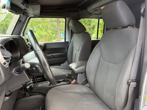 Used 2016 Jeep Wrangler Unlimited Sport w/ Quick Order Package 24S AWD/4WD image 32