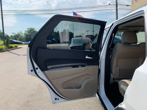 Used 2021 Dodge Durango SXT AWD/4WD image 29