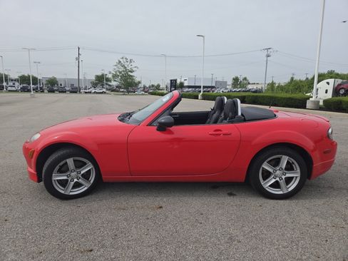 Used 2007 MAZDA MX-5 Miata Touring w/ Appearance Pkg RWD image 11