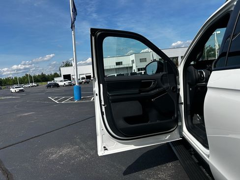 New 2026 Ford Expedition Max Platinum AWD/4WD image 18
