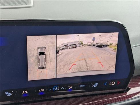 New 2026 Chevrolet Traverse Z71 w/ Enhanced Driving Package AWD/4WD image 13