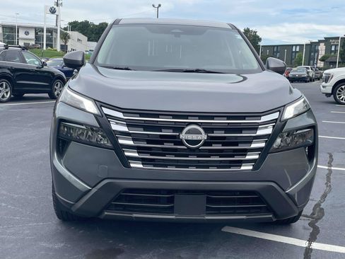 Used 2025 Nissan Rogue SV AWD/4WD image 2
