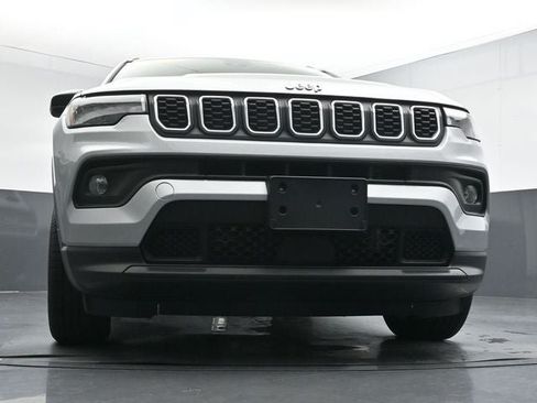 Used 2024 Jeep Compass Latitude AWD/4WD image 28