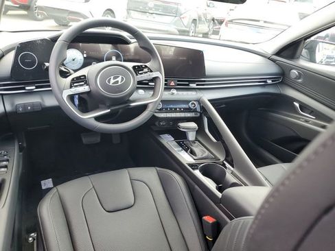 New 2026 Hyundai Elantra Limited FWD image 9