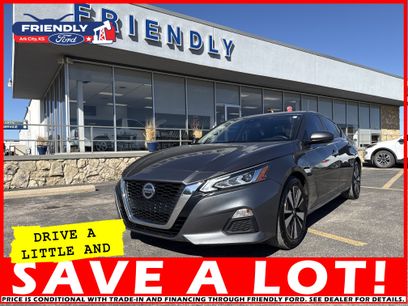 Used 2022 Nissan Altima 2.5 SV w/ SV Premium Package