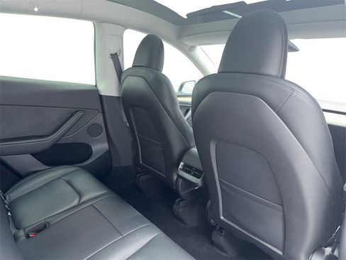 Used 2023 Tesla Model Y Long Range image 43