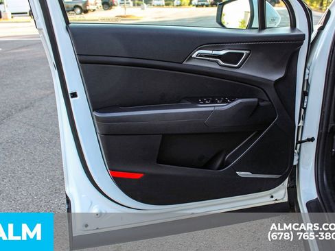 Used 2025 Kia Sportage LX FWD image 36