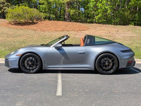Certified 2025 Porsche 911 Targa 4 GTS AWD/4WD image 2