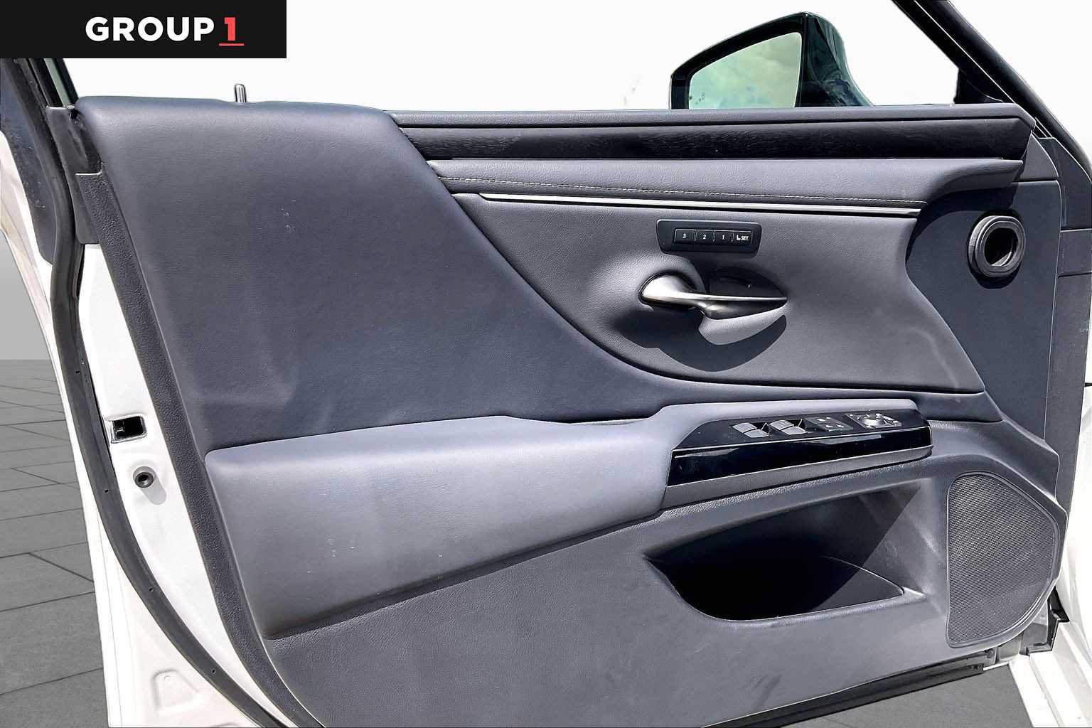 Used 2024 Lexus ES 350 w/ Premium Package FWD image 19