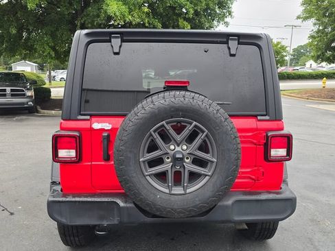 Used 2024 Jeep Wrangler Unlimited Sport AWD/4WD image 4