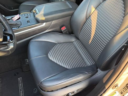 Used 2023 Toyota Highlander XSE FWD image 31