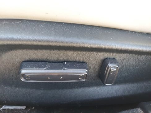 Used 2019 Honda Insight Touring image 18