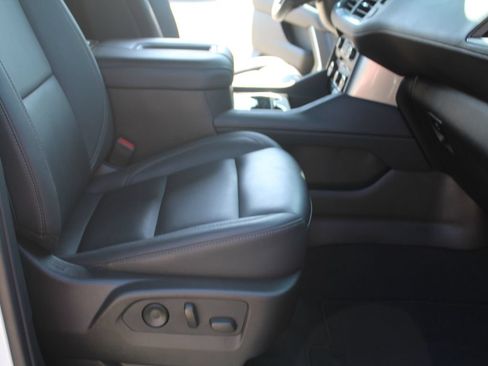 Used 2024 Chevrolet Tahoe LT w/ Luxury Package RWD image 13
