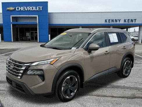 Used 2024 Nissan Rogue SV w/ SV Premium Package AWD/4WD image 31