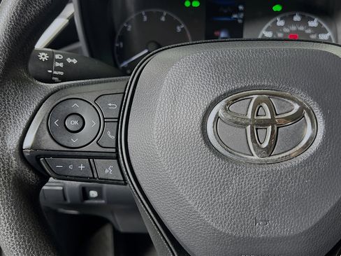Used 2025 Toyota Corolla LE image 18