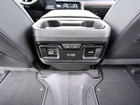 Used 2024 GMC Sierra 1500 AT4 w/ AT4 Preferred Package AWD/4WD image 18