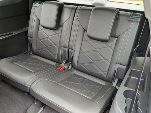 Used 2026 Volkswagen Atlas SE w/ Panoramic Sunroof Package FWD image 19