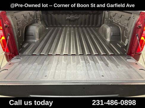 Used 2020 Chevrolet Silverado 1500 Custom w/ Custom Value Package AWD/4WD image 27