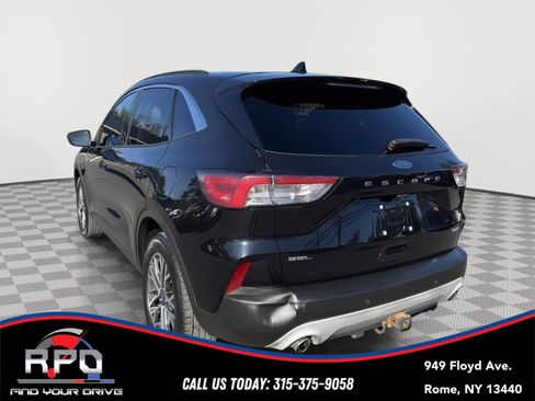 Used 2020 Ford Escape SEL image 3
