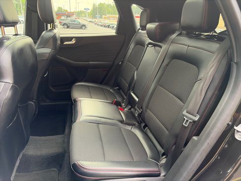 Used 2024 Ford Escape ST-Line w/ Tech Pack #1 AWD/4WD image 11