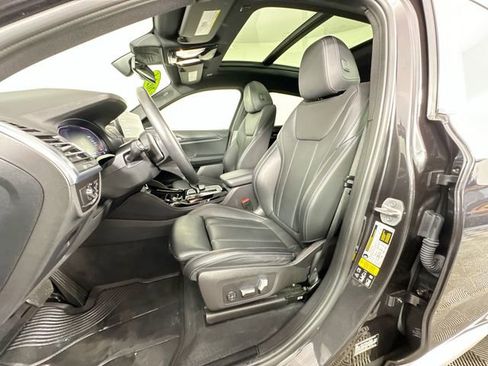 Used 2023 BMW X4 xDrive30i w/ Premium Package image 4