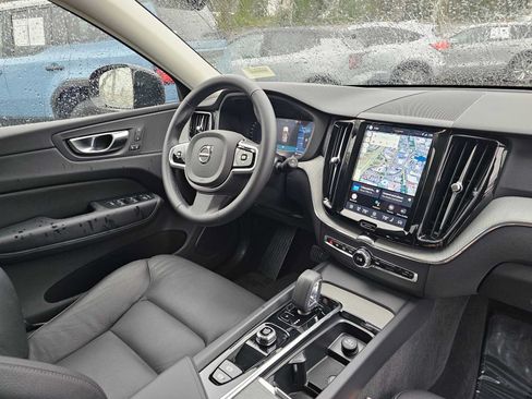 Certified 2025 Volvo XC60 B5 Plus AWD/4WD image 5