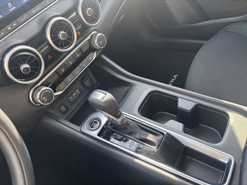 Used 2025 Nissan Sentra SV image 39