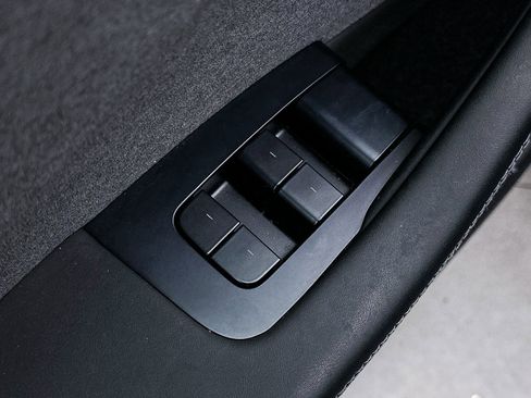 Used 2024 Tesla Model 3 Standard Range RWD image 17