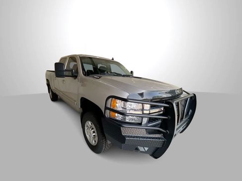 Used 2009 Chevrolet Silverado 2500 LTZ w/ Safety Package AWD/4WD image 2
