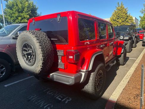 Used 2021 Jeep Wrangler Unlimited Rubicon w/ Xtreme Recon 35" Tire Package AWD/4WD image 4