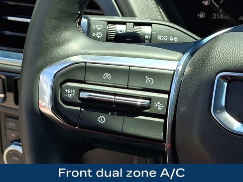 Used 2025 GMC Yukon XL Denali AWD/4WD image 7