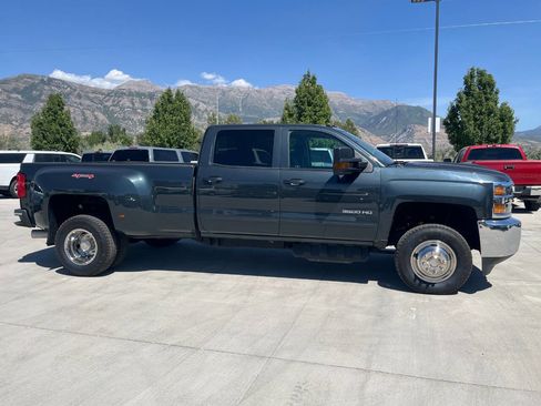 Used 2018 Chevrolet Silverado 3500 LT image 2