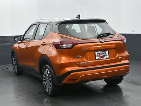 Used 2023 Nissan Kicks SV image 4