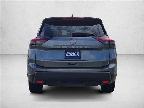 Used 2024 Nissan Rogue S image 6