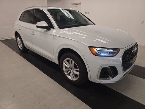 Used 2023 Audi Q5 2.0T Premium w/ Convenience Package image 4